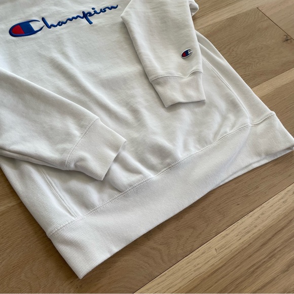 CHAMPION Crew Neck White Pullover (kids XL) - Picture 5 of 7